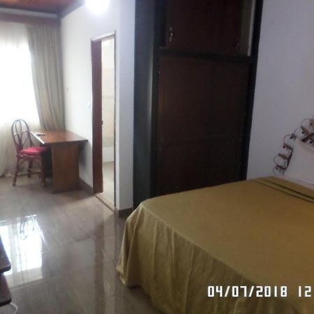 Hotel Azur Яунде Экстерьер фото