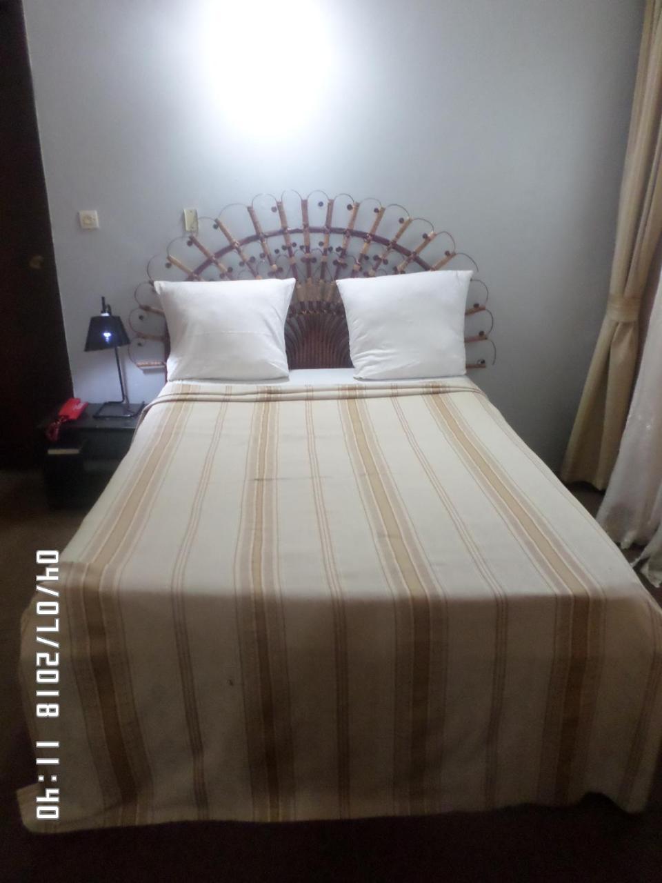 Hotel Azur Яунде Экстерьер фото
