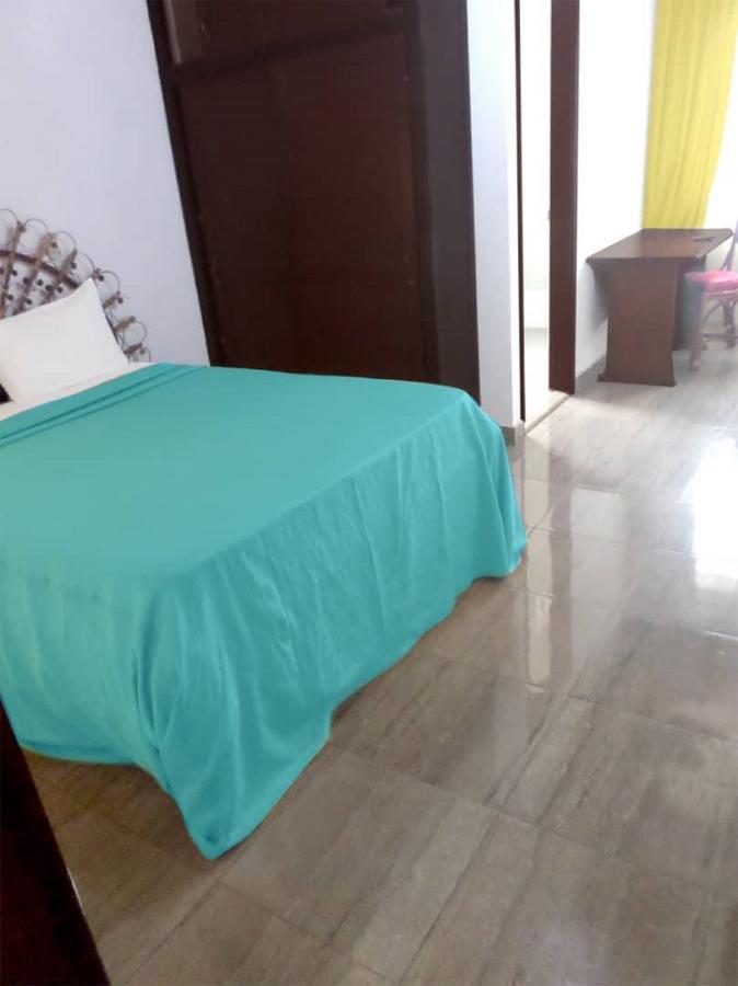 Hotel Azur Яунде Экстерьер фото