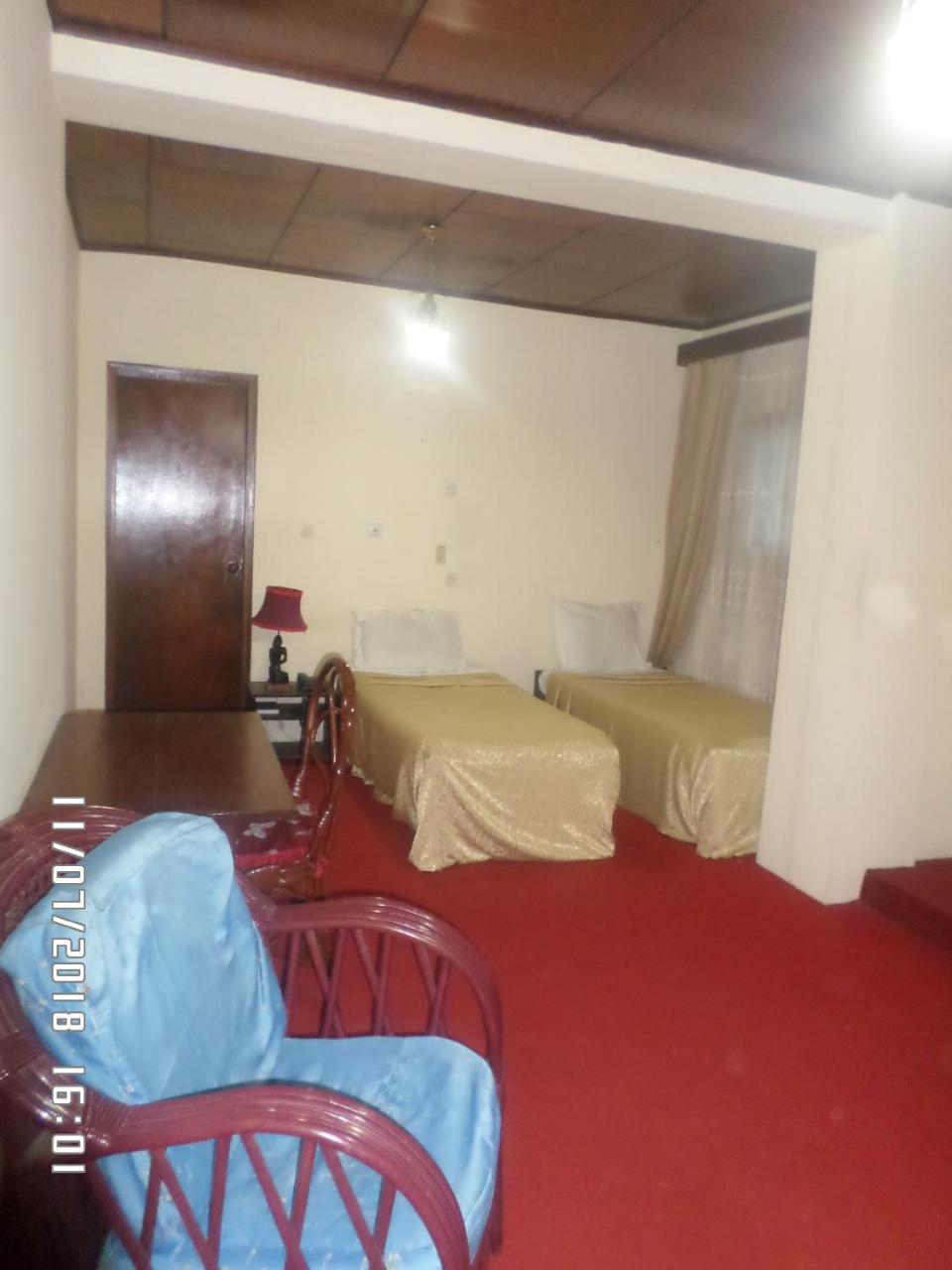 Hotel Azur Яунде Экстерьер фото