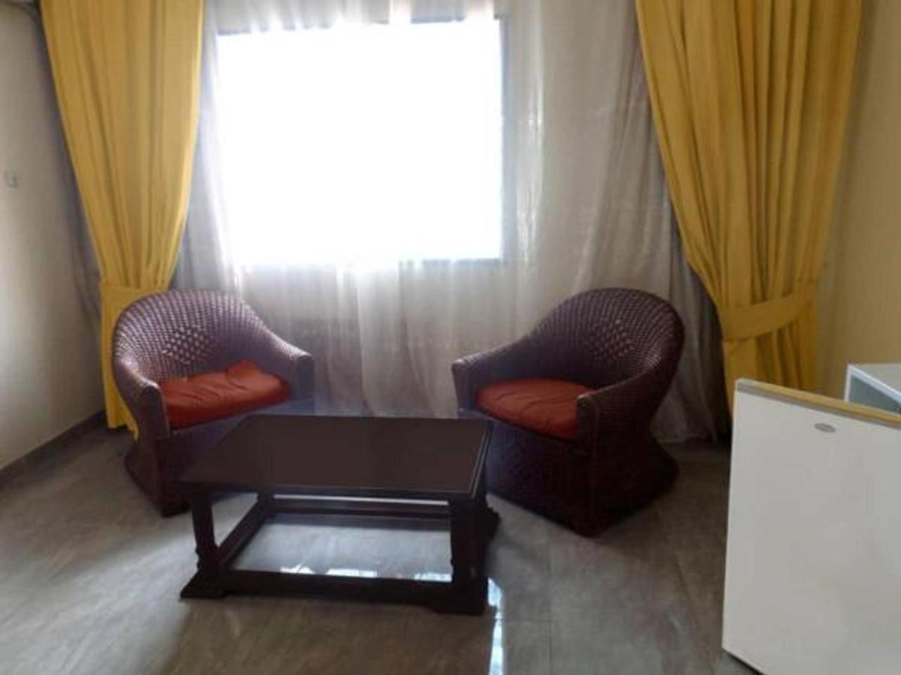 Hotel Azur Яунде Экстерьер фото