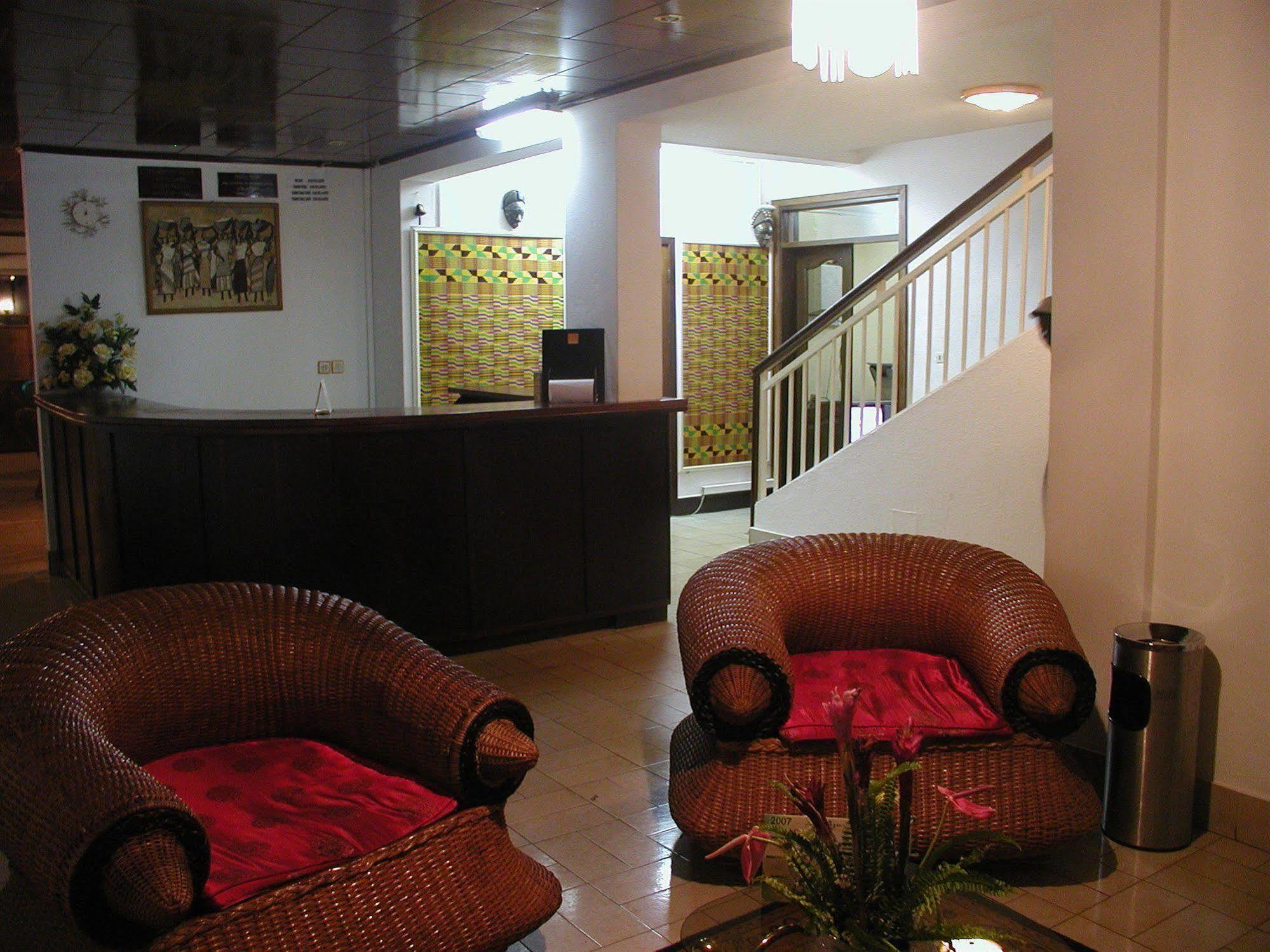 Hotel Azur Яунде Экстерьер фото