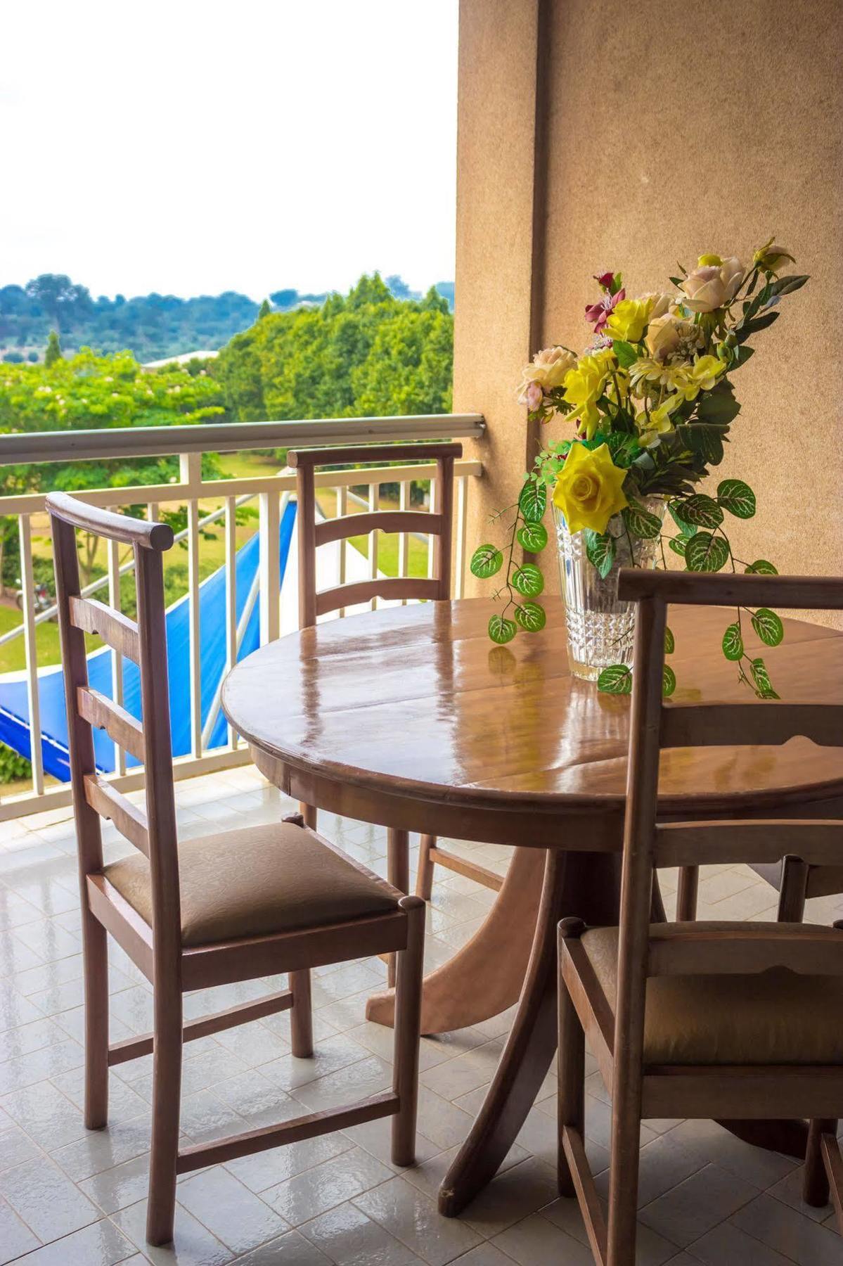 Hotel Azur Яунде Экстерьер фото